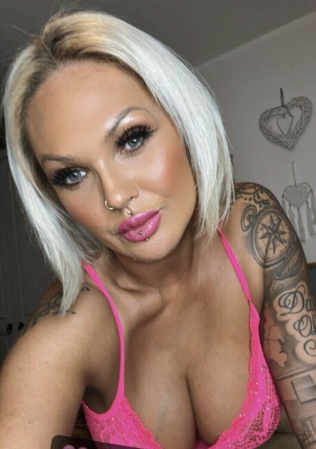 コメディアンのOnlyFans ホットxxx ギャラリー