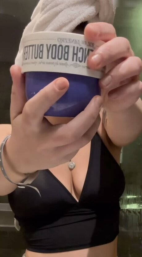 ニューハーフ ドミナトリックス OnlyFans ヌード 写真