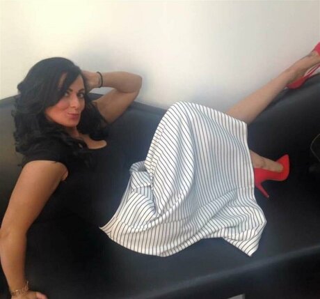 フィンドムオンリーファンズ セクシー ギャラリー