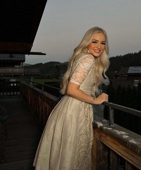 Zclina 完璧なモデル 画像