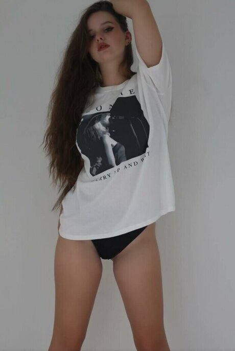 Isabella 110022 スターセックス 写真