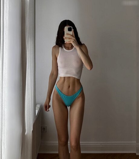 ゲイランジェリーOnlyFans ポルノ 画像