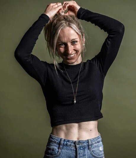 コスプレヌードOnlyFans アートポルノ ギャラリー