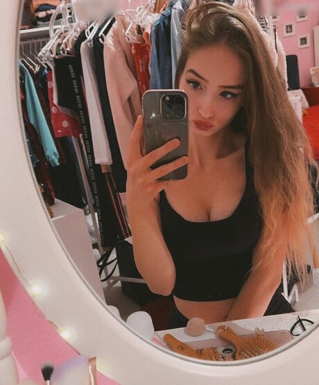 Nicki Anna エロティックなスター アーカイブ