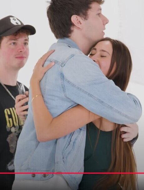 小さいチンポOnlyFans ポルノグラフィック 画像