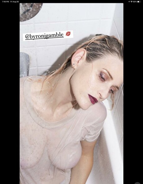 Emily Armstrong ポルノモデル 画像