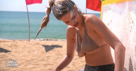 Larissa Neumann セクシー女優 画像