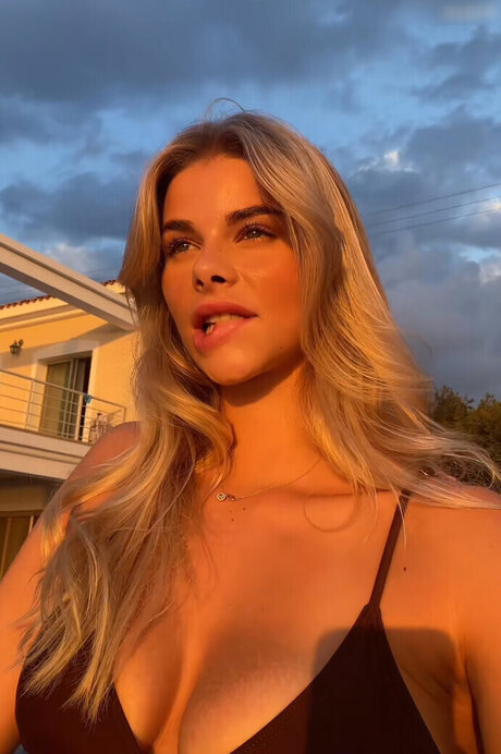 アジア人のアナルオンリーファン アートヌード 写真