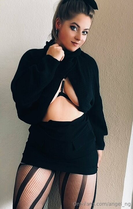 ブルネットの教師OnlyFans 無料セックス 画像