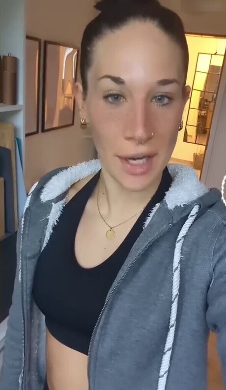 大きな黒い猫OnlyFans 美しい裸 写真