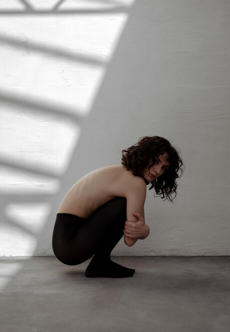 Emeline Faure ポルノモデル 画像