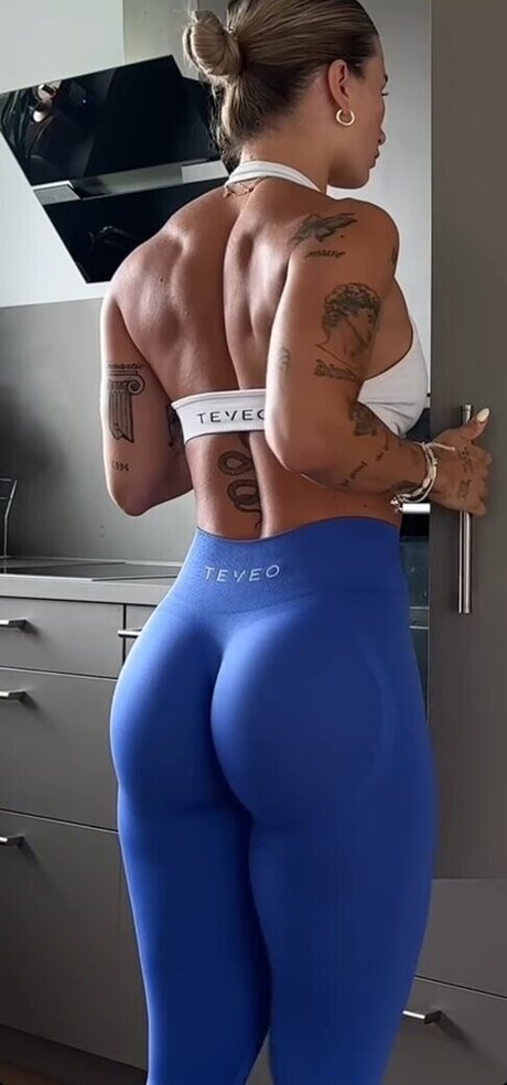 Lenaajoy ポルノ女優 画像