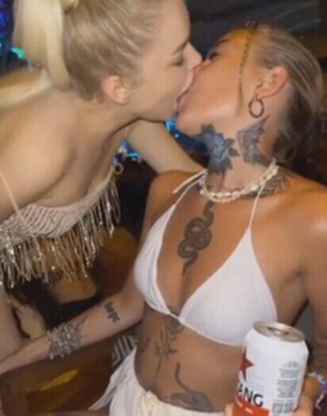 ホットな裸のOnlyFans 可愛い ギャラリー