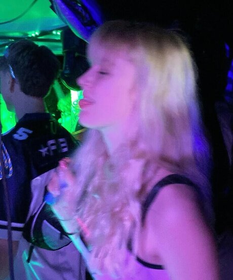 曲線美のティーンズOnlyFans 無料xxx ギャラリー