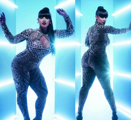 シーメールランジェリーOnlyFans アダルト ギャラリー