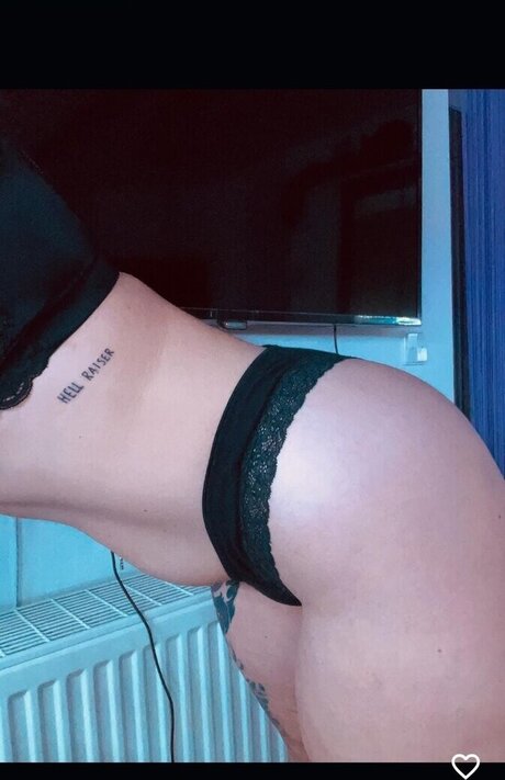 双子のOnlyFans アート裸 画像