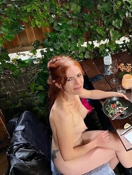 PawgトランスOnlyFans アートポルノ 写真