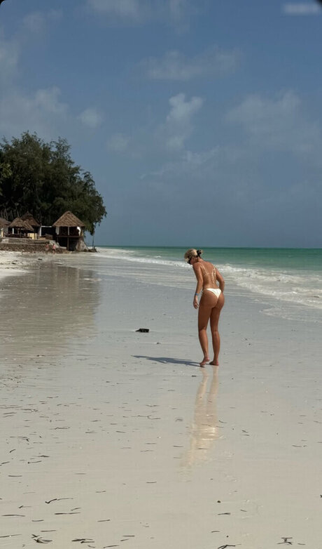 リップスオンリーファンズ エロチック ギャラリー