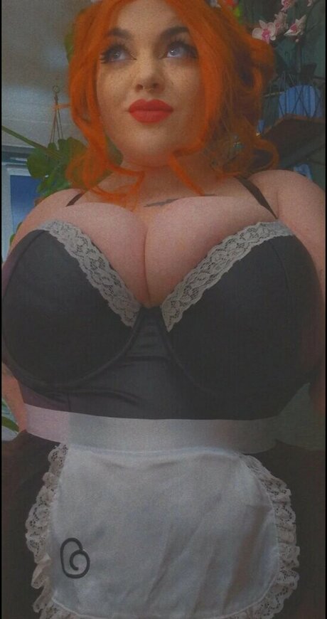 Plantlude ポルノスター セクシー 写真