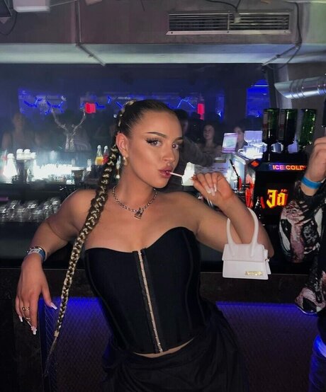 Michelle Knaub 素敵なポルノスター 画像