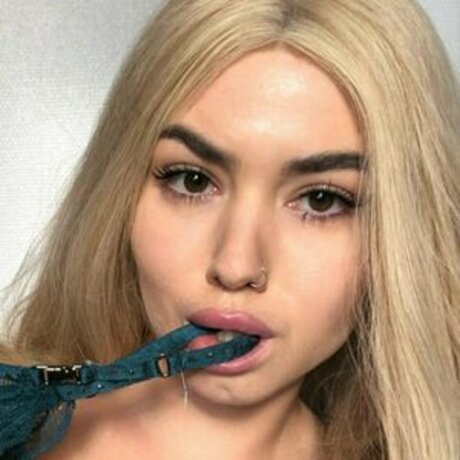 AnnaSavana top profile image