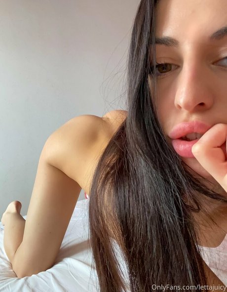 kitana youngx 高品質モデル 画像