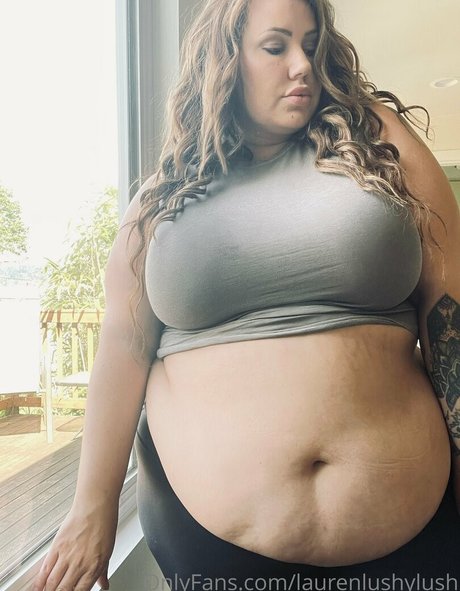 lushie lauren トップスター 画像