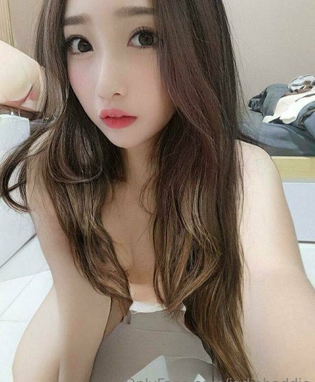 張りのあるおっぱいOnlyFans ポルノグラフィック 画像