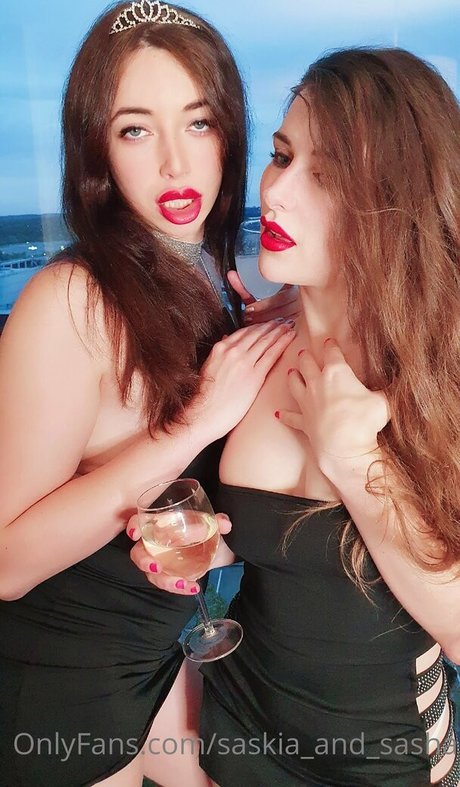 母乳オンリーファン ヌード アーカイブ