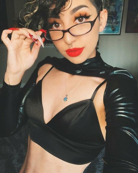 ニューハーフ 熟女 OnlyFans ヌード 写真