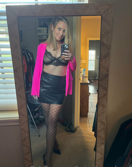 若い熟女OnlyFans アート裸 写真