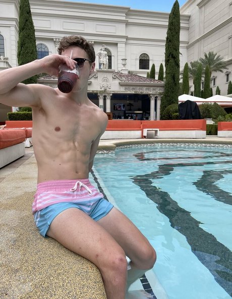 kallen2044 ポルノスター ヌード 画像