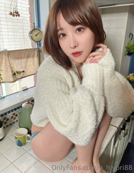 y hiyori88 セクシー女優 写真