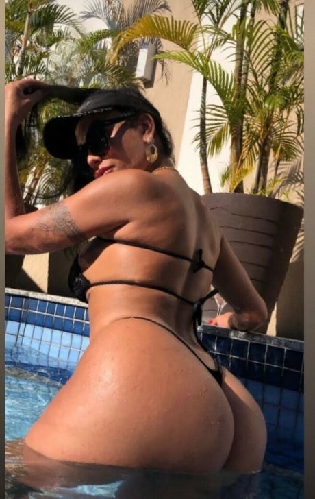 金髪の小柄なOnlyFans 無料セクシー 写真