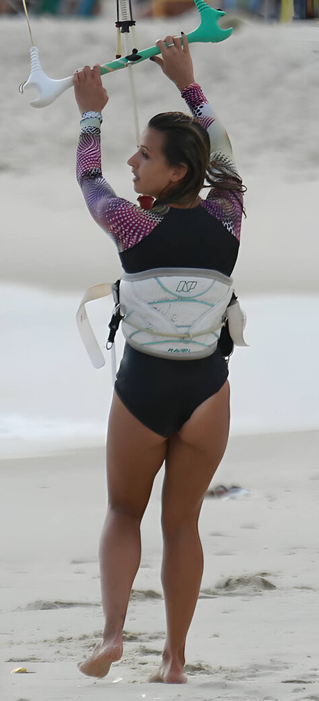 Cristiane Dias HDモデル 写真