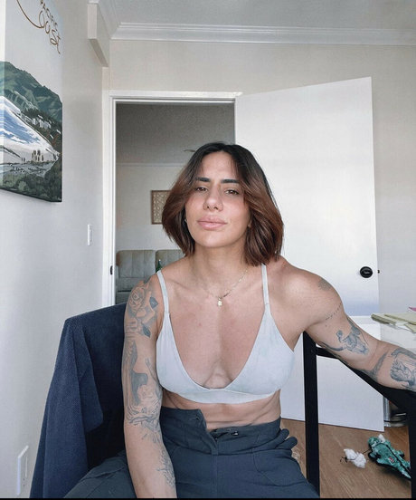 アジアの女の子限定ファン ホットセクシー 画像