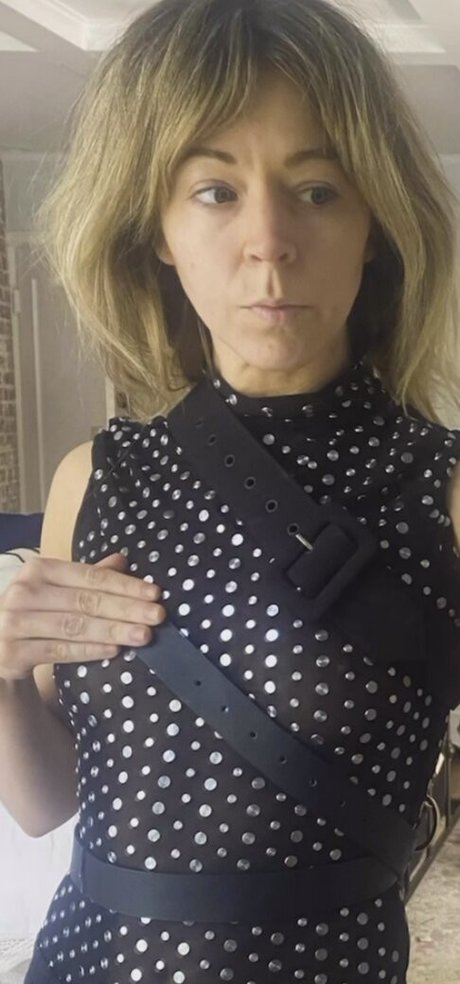 大きな白いチンポ OnlyFans アート裸 画像