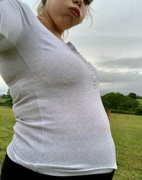 eatee セックスモデル 写真