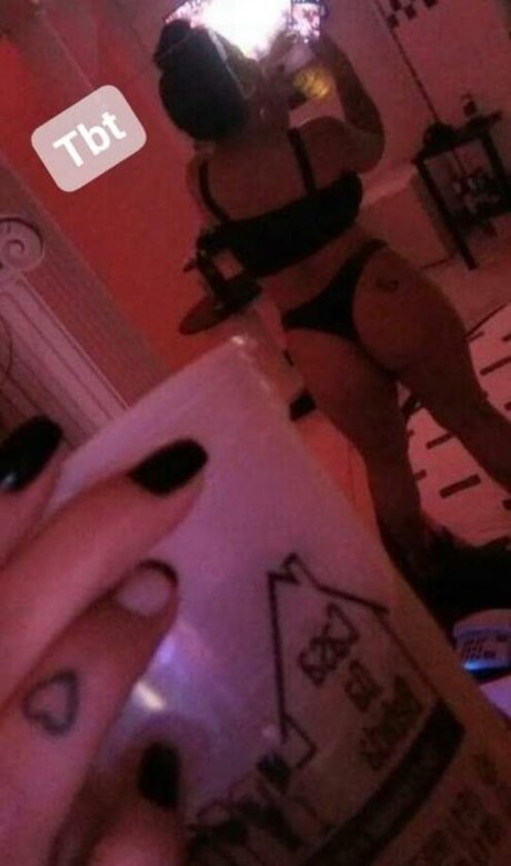 lauratavora ポルノスター 裸 ギャラリー