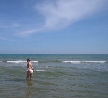 アジアの女性支配OnlyFans セクシーヌード 写真