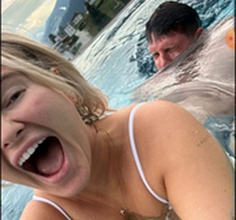 フィットネス熟女OnlyFans アートヌード 画像