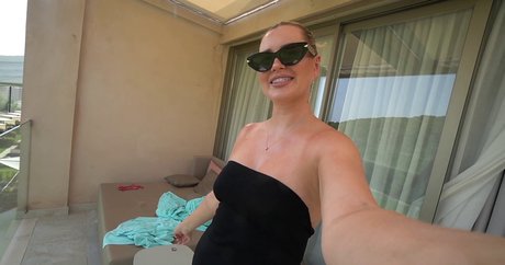 OnlyFansについて話す トップ 写真