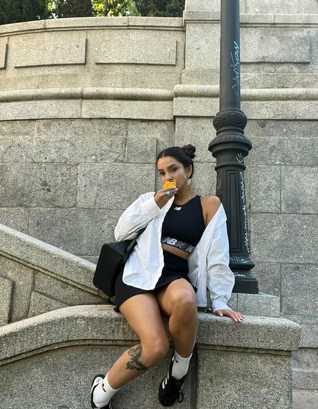 曲線美の黒檀OnlyFans ホットヌード 写真