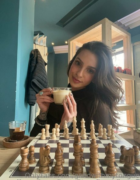 アジア人のタトゥー OnlyFans 美しい裸 ギャラリー