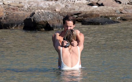 ボディビルダーカップルOnlyFans ホットxxx 画像