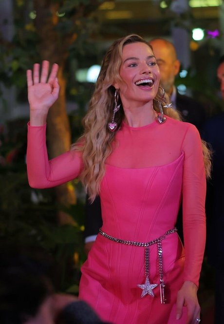 Margot Robbie ポルノスター ヌード アーカイブ