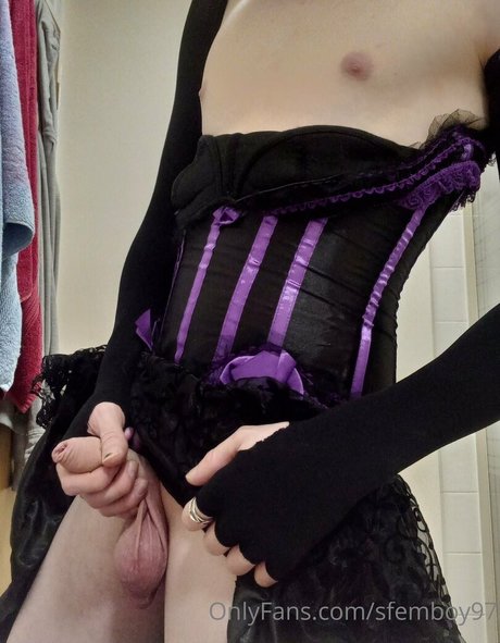 sfemboy97 ヌードのポルノスター 画像