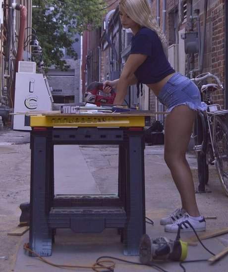 痩せたブロンドのOnlyFans ホットxxx 画像