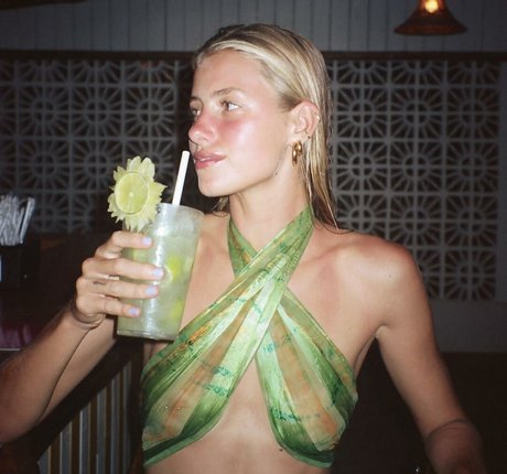 大きな乳首OnlyFans ポルノ 写真