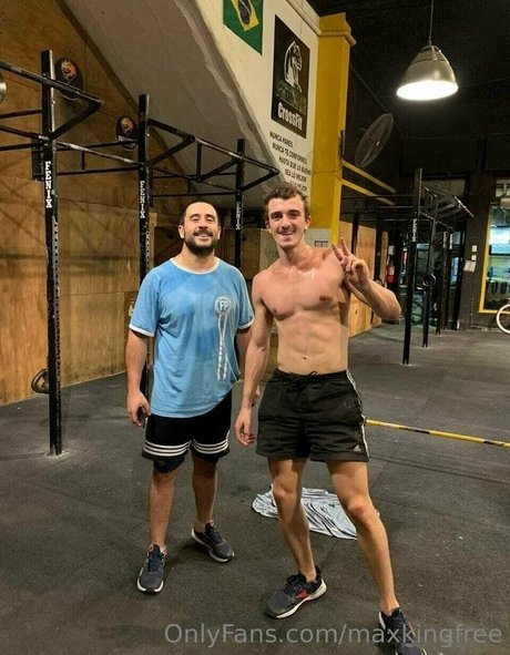 若いティーンのOnlyFans 無料セクシー ギャラリー